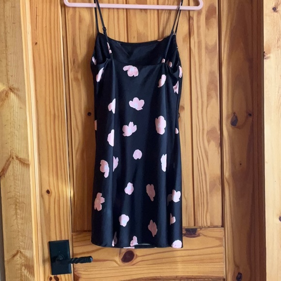 COPY - Princess Polly mini black dress with pink flowers - Picture 4 of 7